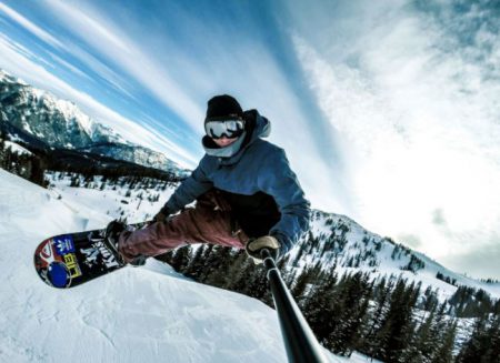 Best action cameras for skiing and snowboarding_1