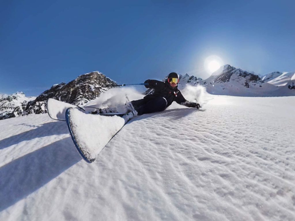 Glimlach werkzaamheid binnen 10 Best Action Cameras for Skiing and Snowboarding in 2020 - Action Gadgets  Reviews